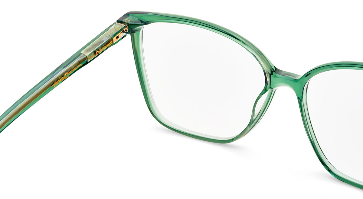 Das Bild zeigt die Korrektionsbrille AMCORA GR von der Marke Etnia Barcelona in grün.